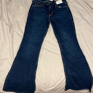 New with tags!! Abercrombie & Fitch High Rise Vintage Flare Size 10r (30).